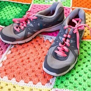 Nike Pink Grey Gray Size 7.5 Womens Sneakers Revolution 2 Blue Workout Trainers